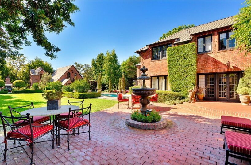 114035 California Hancockparkenglishestate 01 818x540